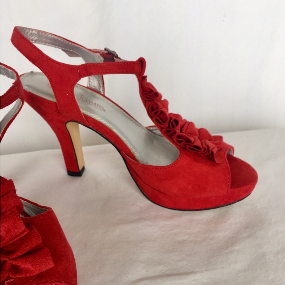 Hot Tomato Red Faux Suede Heel Size 6.5 - Picture 3 of 13